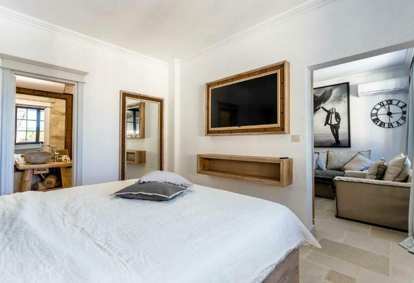 استودیوی استاندارد, Castro Mesembria Boutique