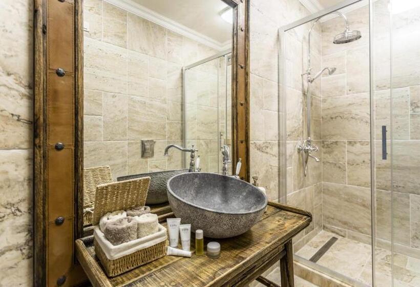 استودیوی استاندارد, Castro Mesembria Boutique