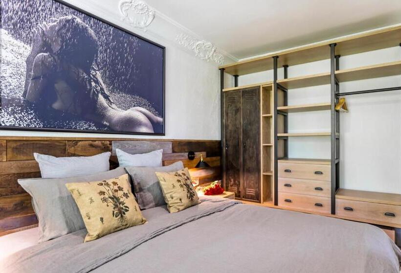 سوییت, Castro Mesembria Boutique