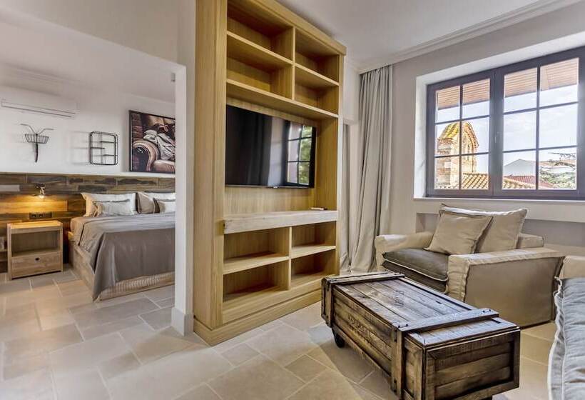 استودیوی استاندارد, Castro Mesembria Boutique