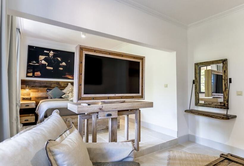 اتاق لوکس, Castro Mesembria Boutique