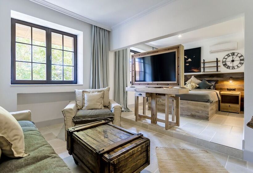 اتاق لوکس, Castro Mesembria Boutique