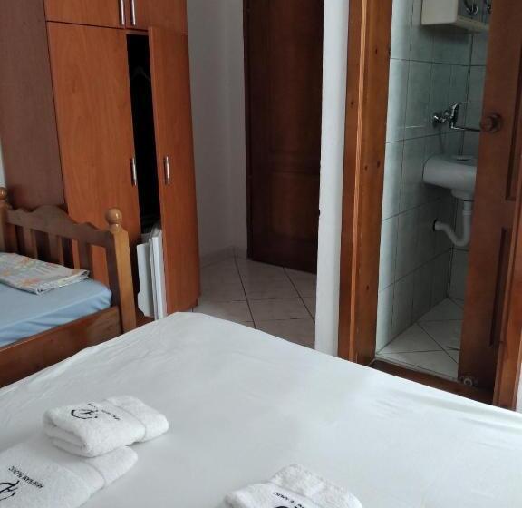 اتاق استاندارد سه نفره, Apartmani Pejovic Sutomore