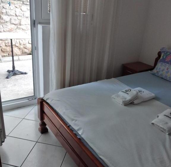 اتاق استاندارد سه نفره, Apartmani Pejovic Sutomore