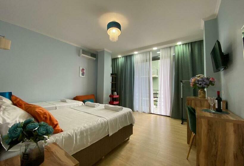 اتاق استاندارد با بالکن, Aquamarinn