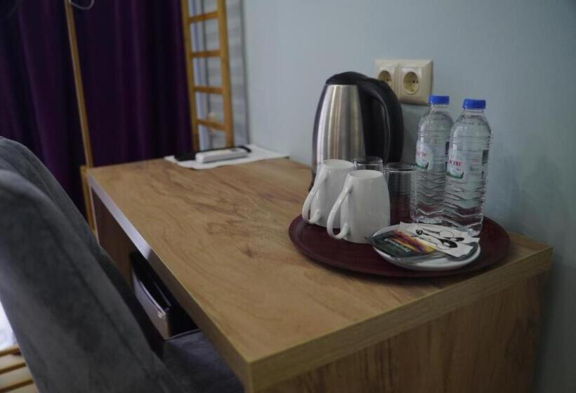 اتاق استاندارد با بالکن, Aquamarinn