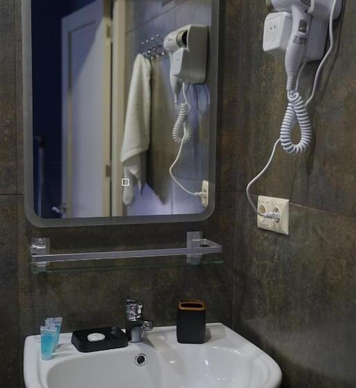 اتاق استاندارد چهار تخته, Aquamarinn
