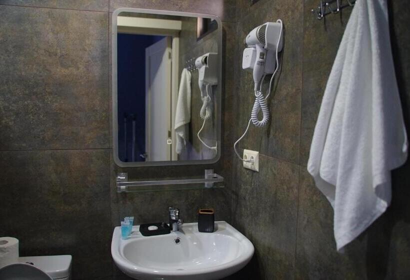 اتاق کلاسیک سه تخته, Aquamarinn