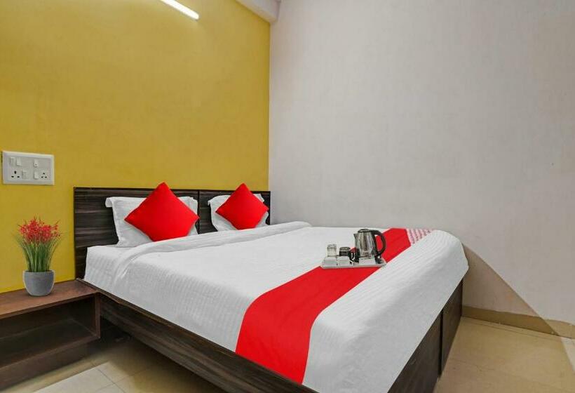اتاق کلاسیک سه تخته, Flagship Hotel Saksham