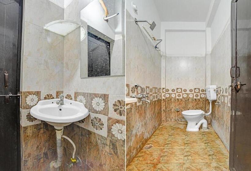 اتاق کلاسیک سه تخته, Flagship Hotel Saksham