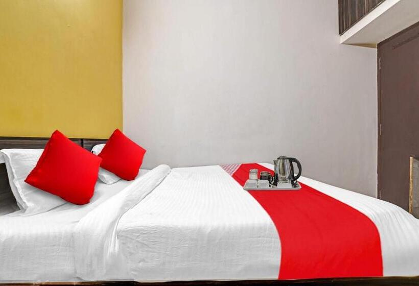 اتاق کلاسیک سه تخته, Flagship Hotel Saksham