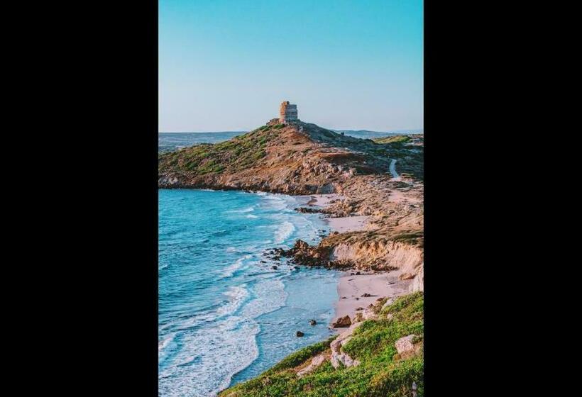 اتاق استاندارد سه نفره, Room In Guest Room   Super Comfort Room In Sardinia   Italy