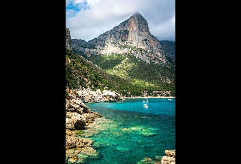 اتاق استاندارد سه نفره, Room In Guest Room   Super Comfort Room In Sardinia   Italy