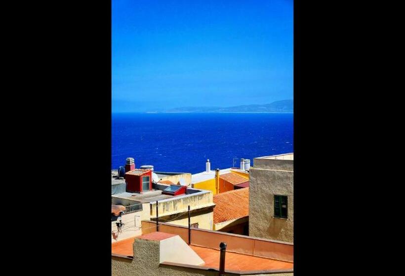 اتاق استاندارد سه نفره, Room In Guest Room   Super Comfort Room In Sardinia   Italy