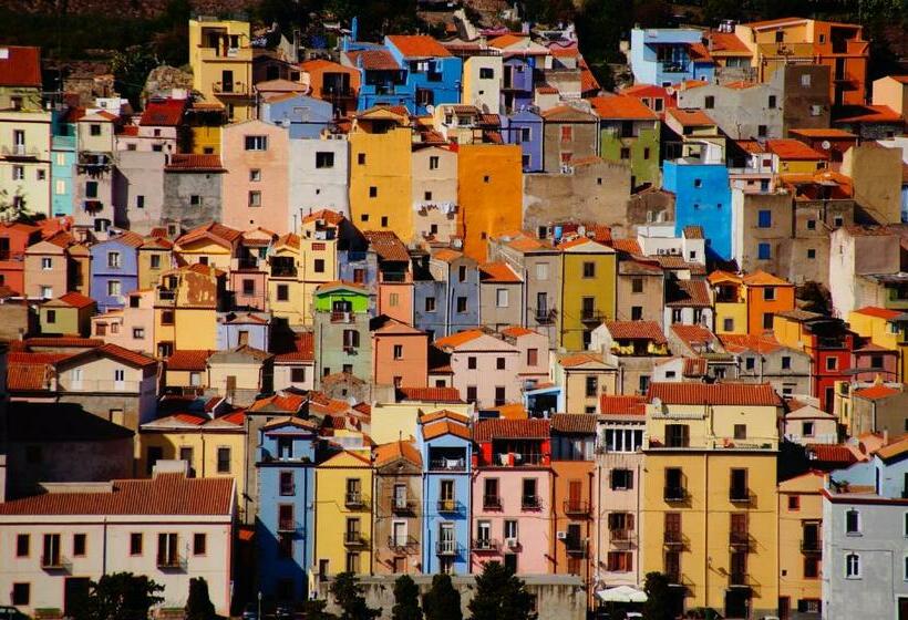اتاق استاندارد سه نفره, Room In Guest Room   Super Comfort Room In Sardinia   Italy