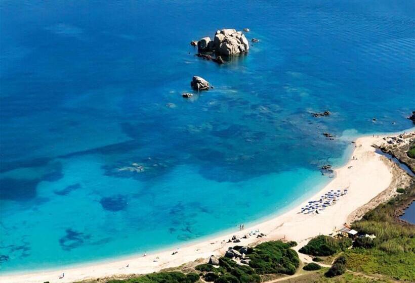 اتاق استاندارد سه نفره, Room In Guest Room   Super Comfort Room In Sardinia   Italy