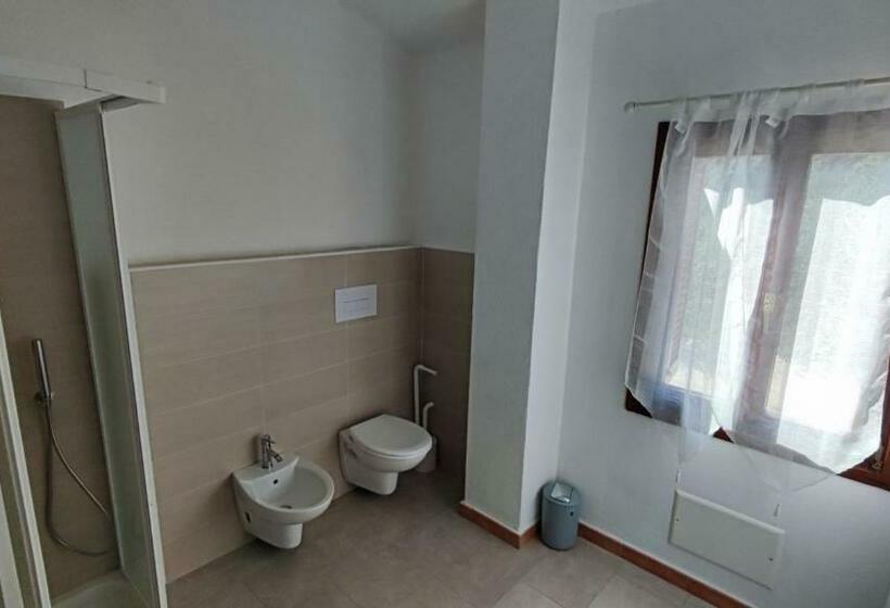 اتاق لوکس, Casa L Ulivariu Affittacamere