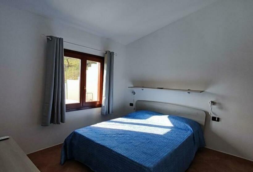 اتاق لوکس, Casa L Ulivariu Affittacamere