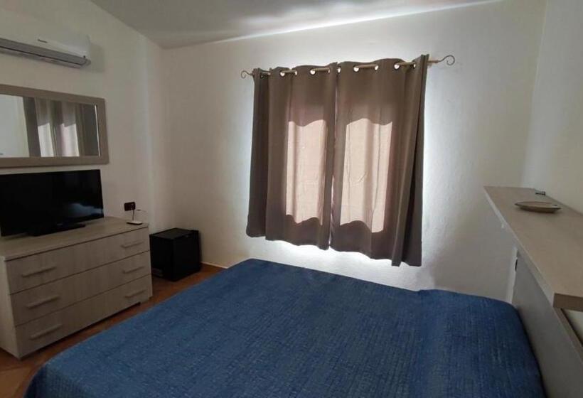 اتاق لوکس, Casa L Ulivariu Affittacamere