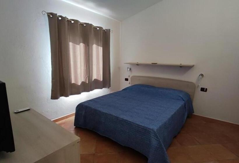 اتاق لوکس, Casa L Ulivariu Affittacamere
