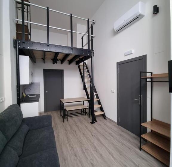スタンダードスタジオ, Kabialde Apartamentuak