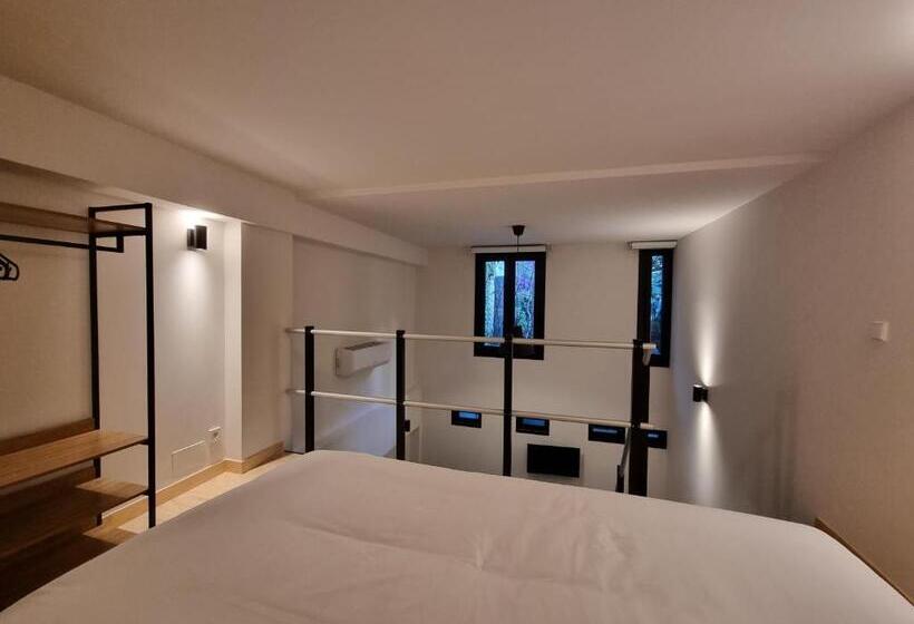 スタンダードスタジオ, Kabialde Apartamentuak