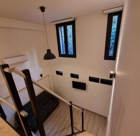 スタンダードスタジオ, Kabialde Apartamentuak