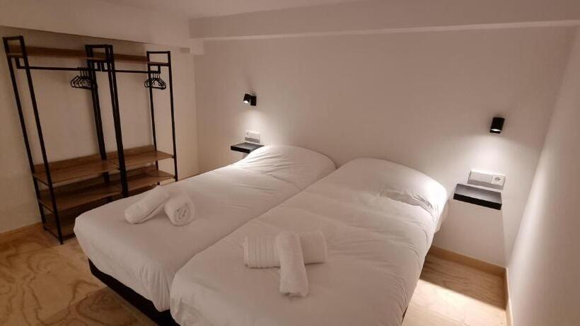 スタンダードスタジオ, Kabialde Apartamentuak