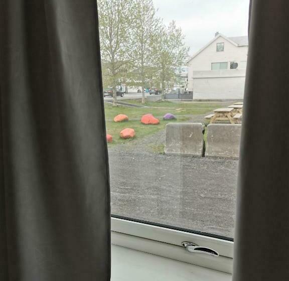 اتاق استاندارد یک نفره, Lofoten Overnatting   Leknes