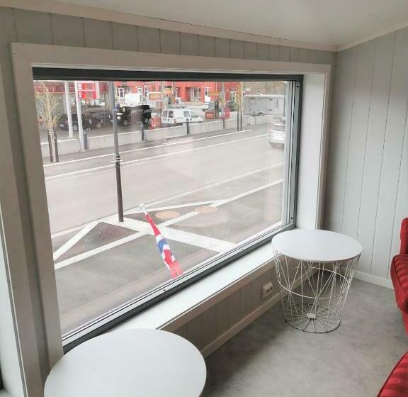 اتاق استاندارد یک نفره, Lofoten Overnatting   Leknes