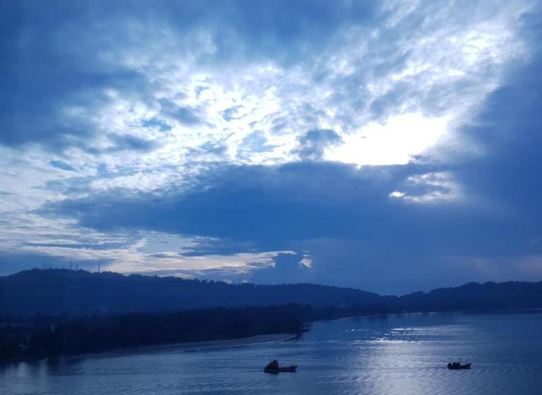 استودیوی استاندارد با چشم‌انداز دریا, Kuantan Imperium Seaview Cityview By Avenzee