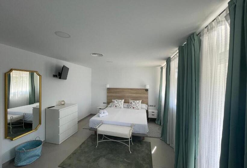 1 Bedroom Penthouse Apartment, Villamartin Hotel Ghb
