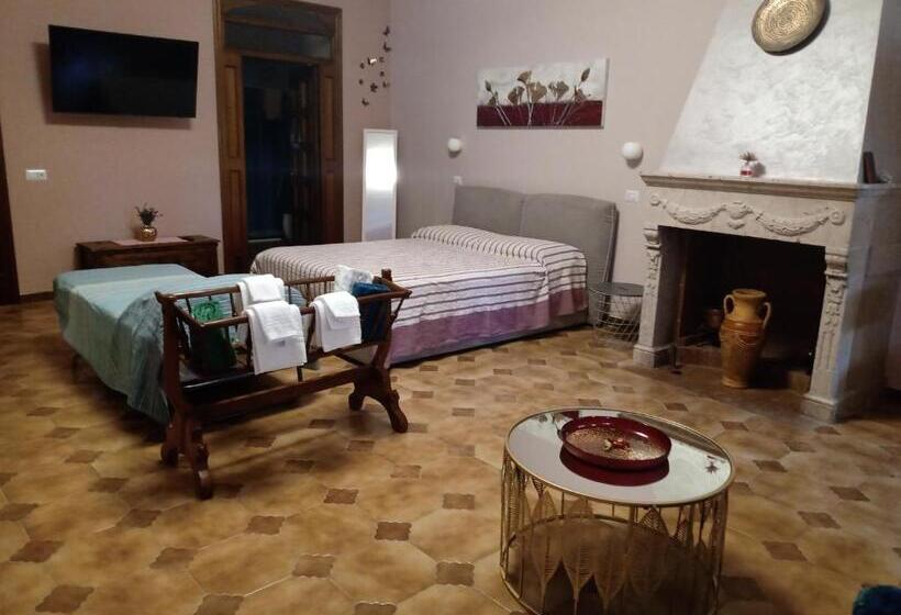 Deluxe Suite King Bed, Ca  Di Renzo