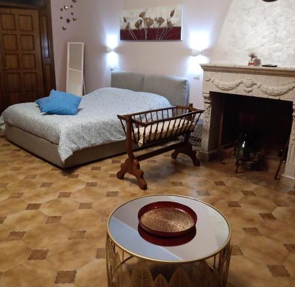 Deluxe Suite King Bed, Ca  Di Renzo