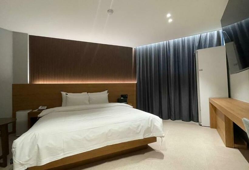 اتاق استاندارد با تخت بزرگ, Wonju Central