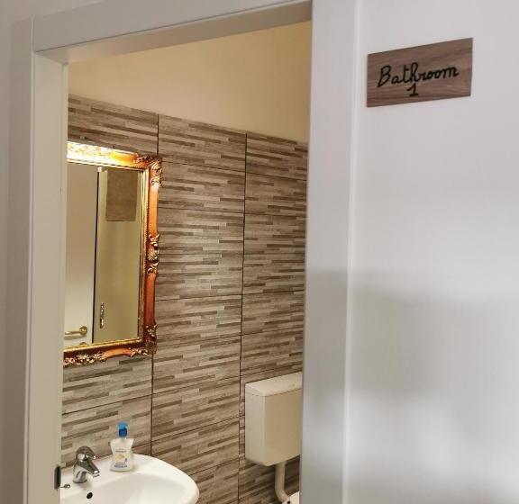 اتاق استاندارد, Affittacamere Sciacchithouse