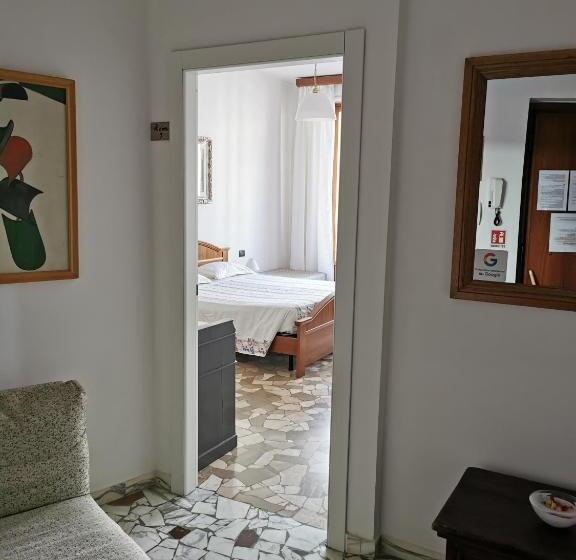 اتاق استاندارد, Affittacamere Sciacchithouse