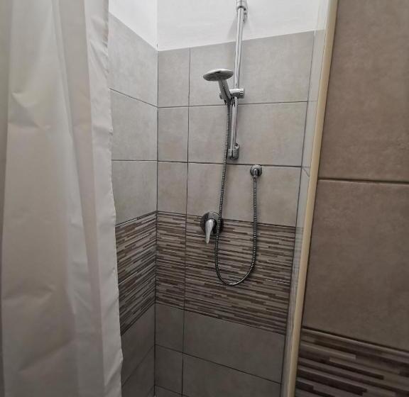 اتاق استاندارد, Affittacamere Sciacchithouse