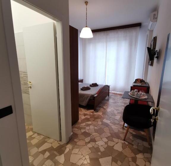 اتاق استاندارد, Affittacamere Sciacchithouse