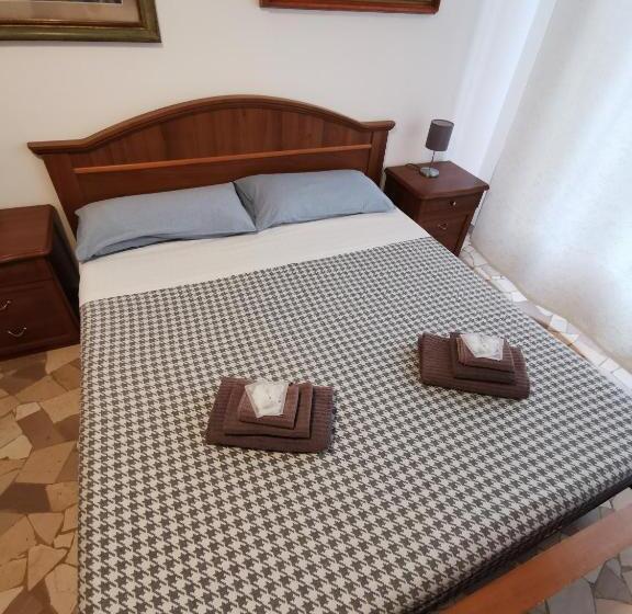 اتاق استاندارد, Affittacamere Sciacchithouse