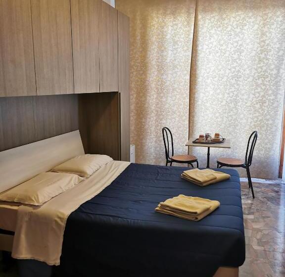 Standard room with outdoor bath, Affittacamere Sciacchithouse