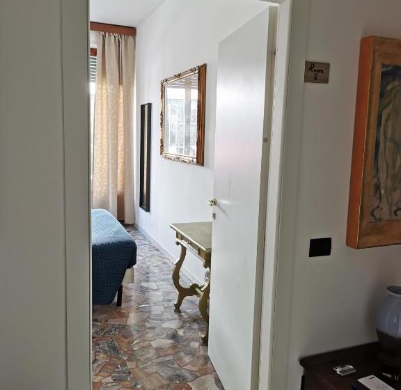 Standard room with outdoor bath, Affittacamere Sciacchithouse