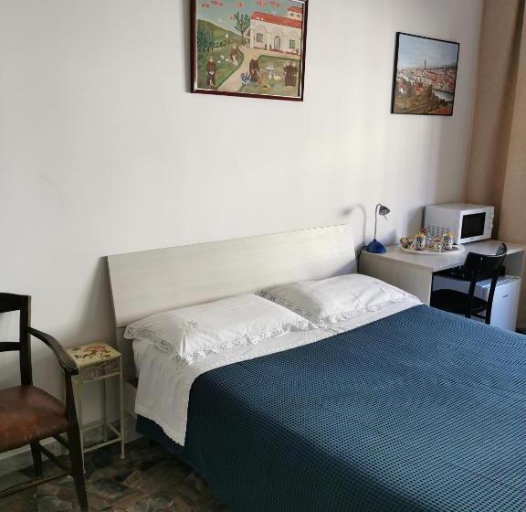 Standard room with outdoor bath, Affittacamere Sciacchithouse