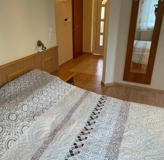 استودیو استاندارد با تراس, Garda Wellness Apartmanház