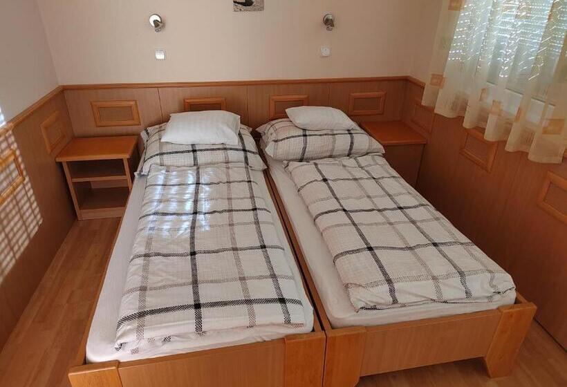 آپارتمان 1 خوابه با بالکن, Garda Wellness Apartmanház