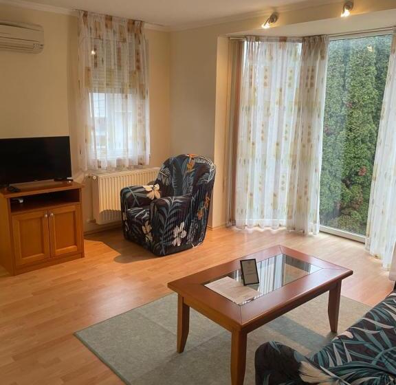 آپارتمان 1 خوابه با بالکن, Garda Wellness Apartmanház
