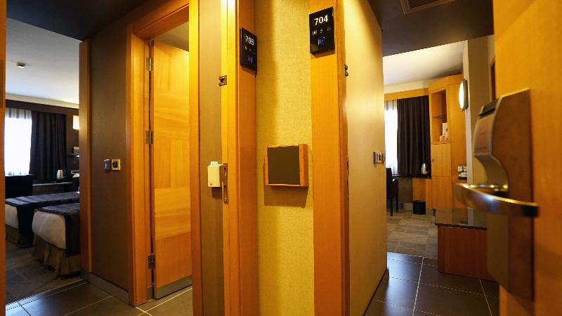 اتاق لوکس خانوادگی, Karang Timur Motel