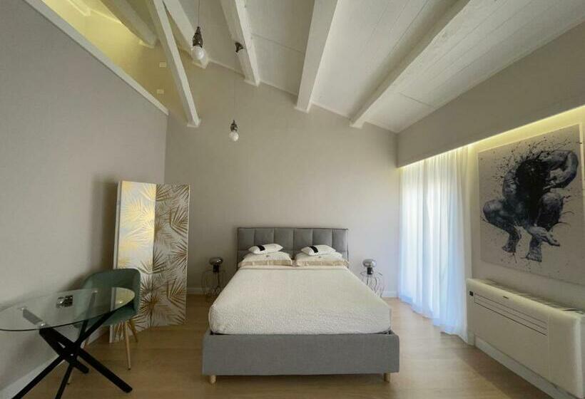 اتاق لوکس با بالکن, Off House Borgo Suite, Nettuno   2025 Giubileo