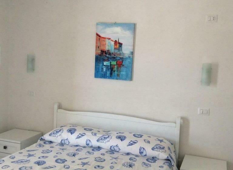 اتاق استاندارد سه نفره, B&b Il Sorriso Di Monica