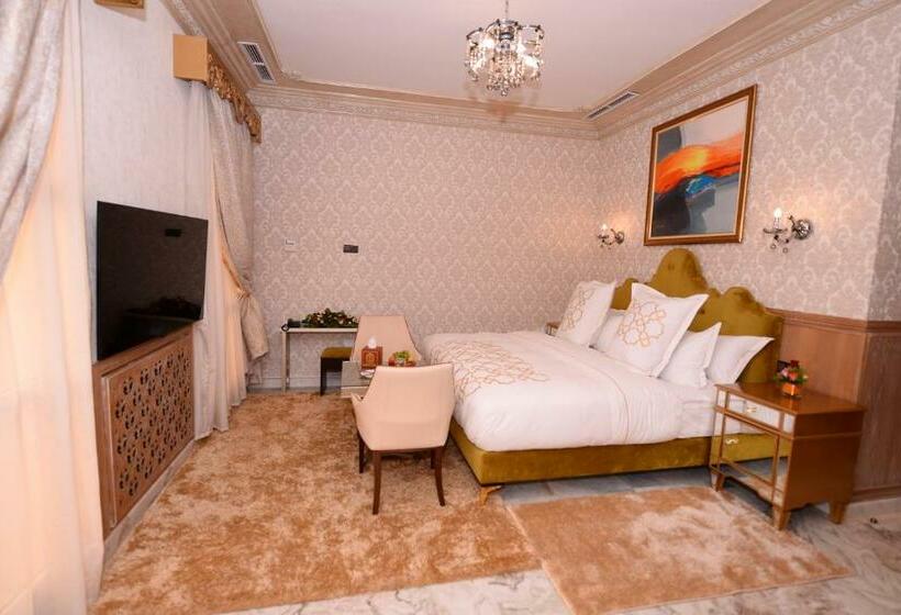 سوییت با چشم‌انداز استخر, The White Palace Rabat